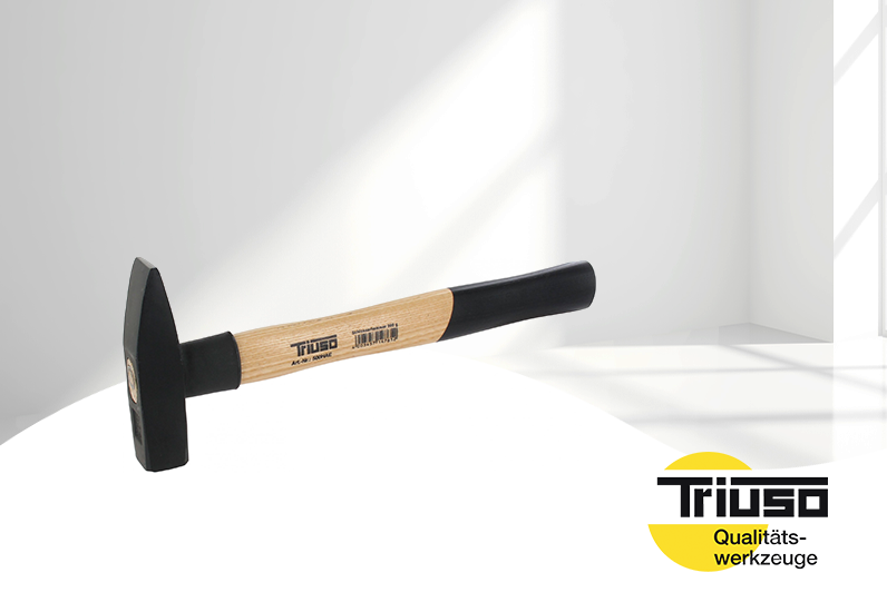 Schlosserhammer mit Holzstiel